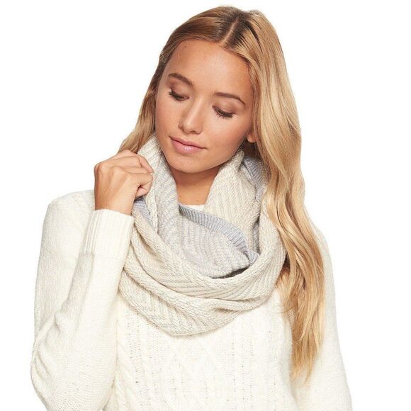 UGG Wool Chevron Infinity Ivory Scarf For Women's Size OS - Picture 1 of 3